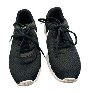 Nike Womens Tanjun Black Running Shoes Sneakers Size 8